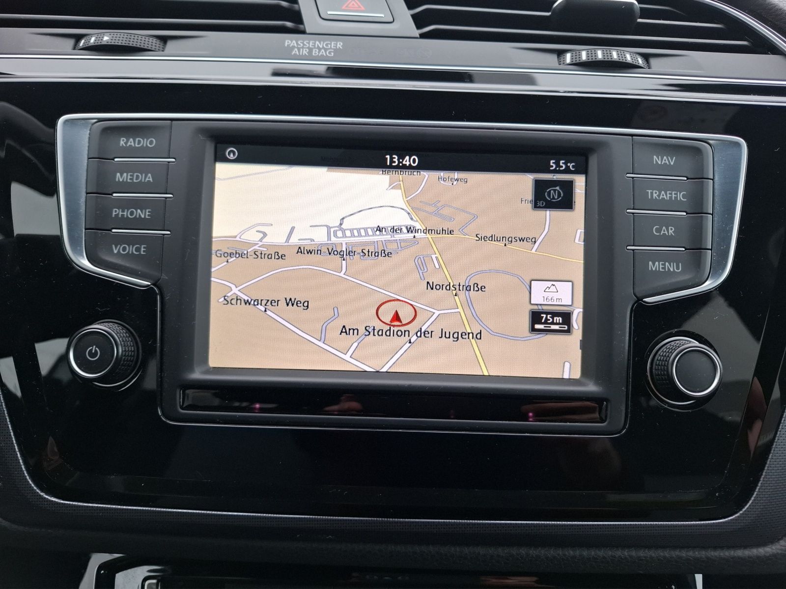 Fahrzeugabbildung Volkswagen Touran TDI Highline 7-Si R-Line LED AHK Navi ACC