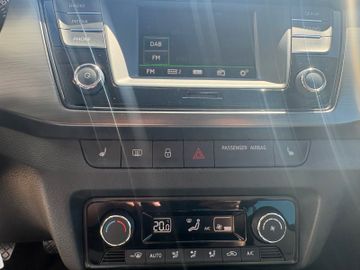 Fahrzeugabbildung SKODA Fabia 1.2 Joy Klimaaut. SHZ DAB Temp. uvm