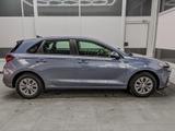 Hyundai i30 STYLE NAVI LED RFK PDC 1.5 MPI 70,6kW96PS... - Hyundai i30 N mit Benzin-Antrieb
