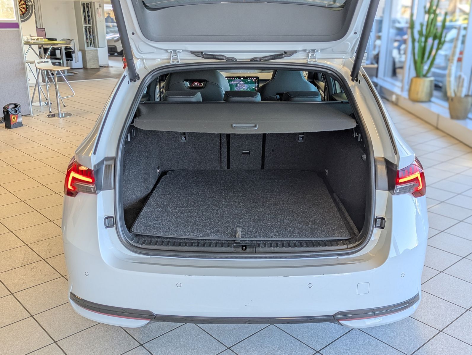 SKODA Octavia 1.5 TSI Sportline Pano Martix AHK 5J Gar - Image 17