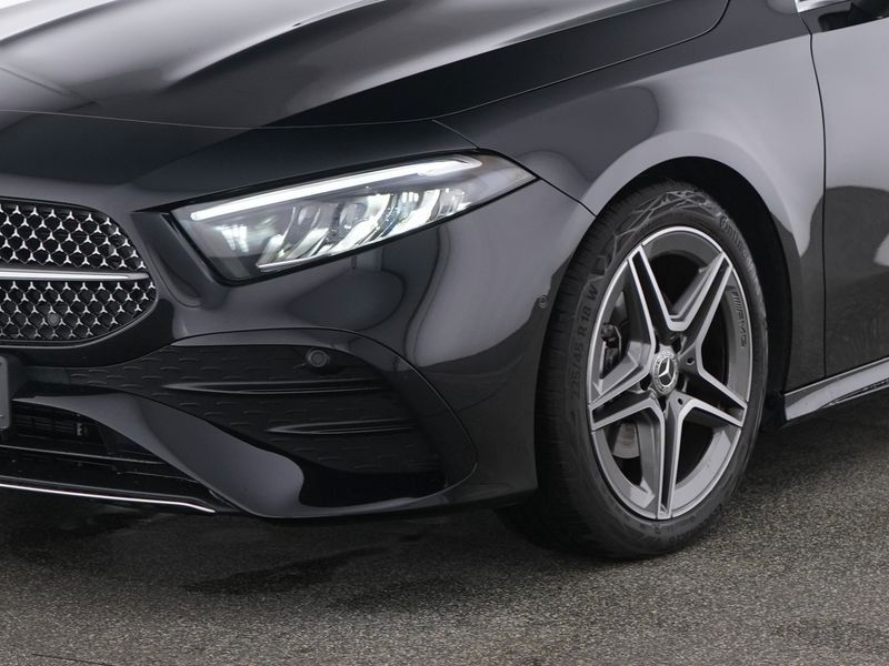 Fahrzeugabbildung Mercedes-Benz A 180 AMG Line LED+Kamera+WinterPaket+MBUX