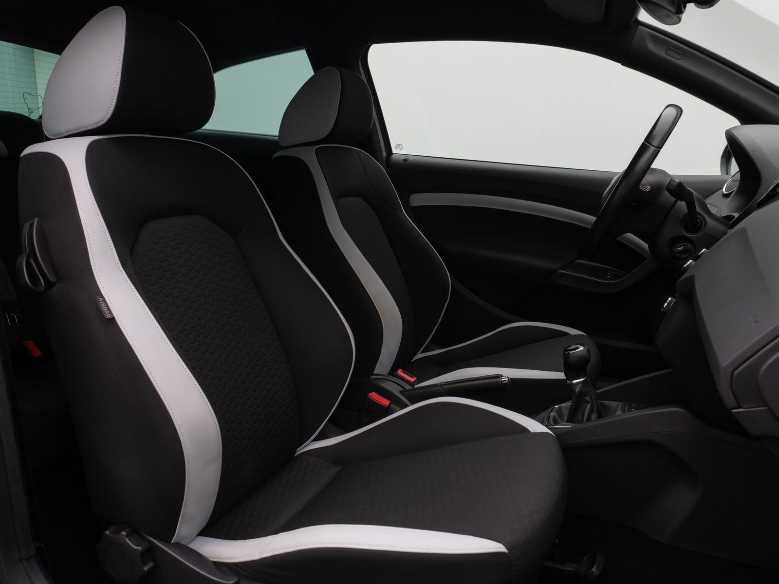 Fahrzeugabbildung SEAT Ibiza SC Cupra Bi-Xenon PDC 8Fach Tempomat Sport