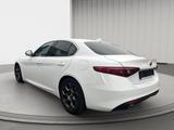 Alfa Romeo Giulia 2.2 JTDM Super - Alfa Romeo mit Diesel-Antrieb: Limousine