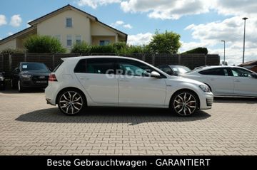 Volkswagen Golf - 10