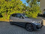 BMW ix1 xDrive30 Vollausstattung - BMW iX1 von privat