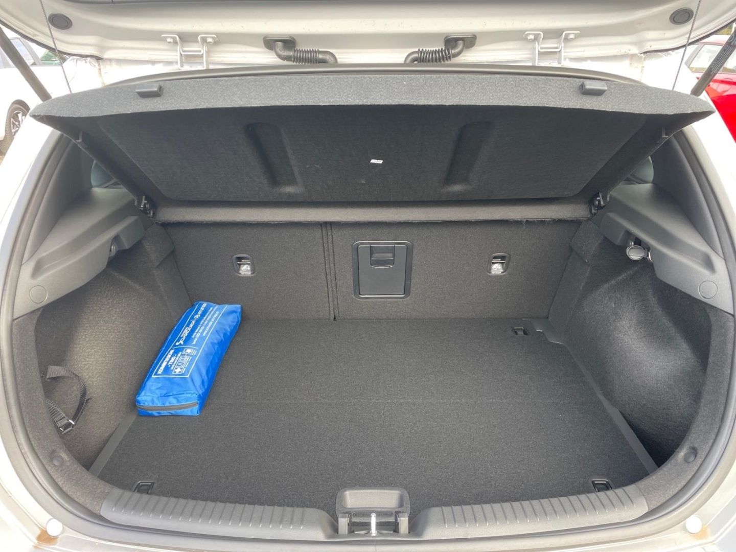 Fahrzeugabbildung Hyundai i30 1.0T Advantage Navigation  Sitzheizung