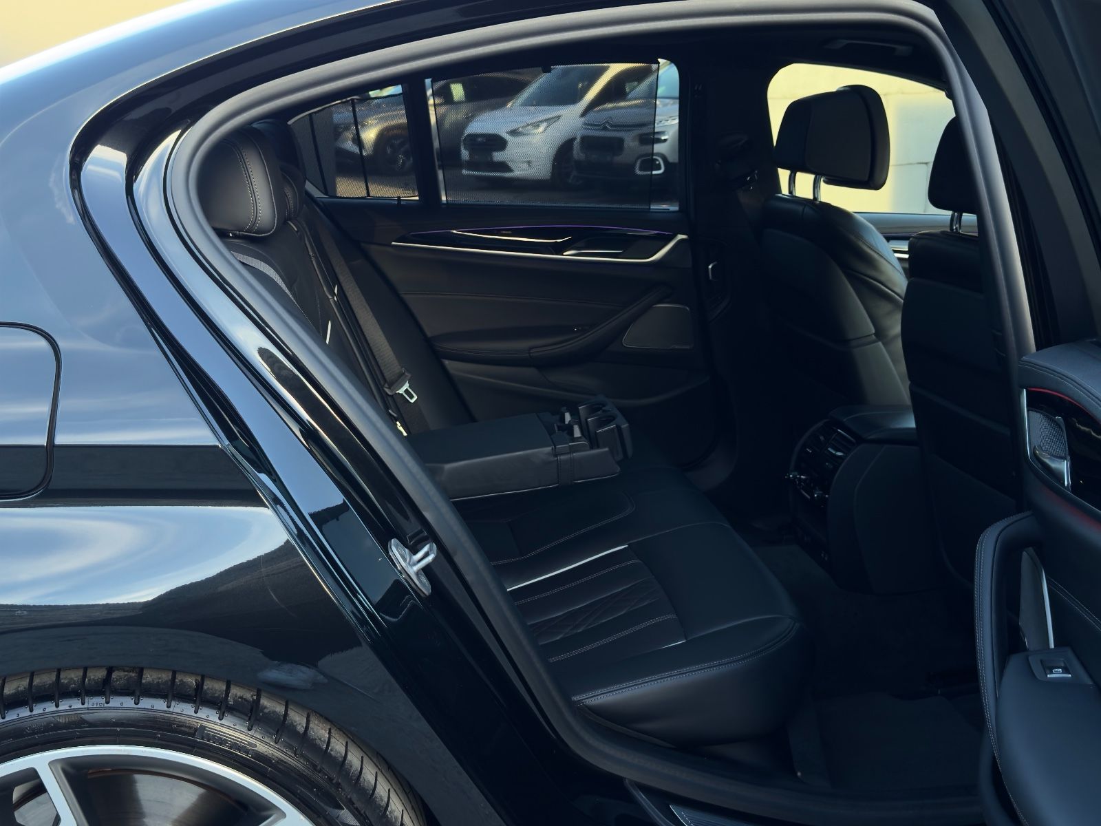 Fahrzeugabbildung BMW M550i xDr H&K 360° HUD Laser ACC SHD StdHz Nappa