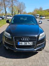 Audi um es um es auszutauschen  Q7 mit Sitzen 7... - Audi Q7: Van