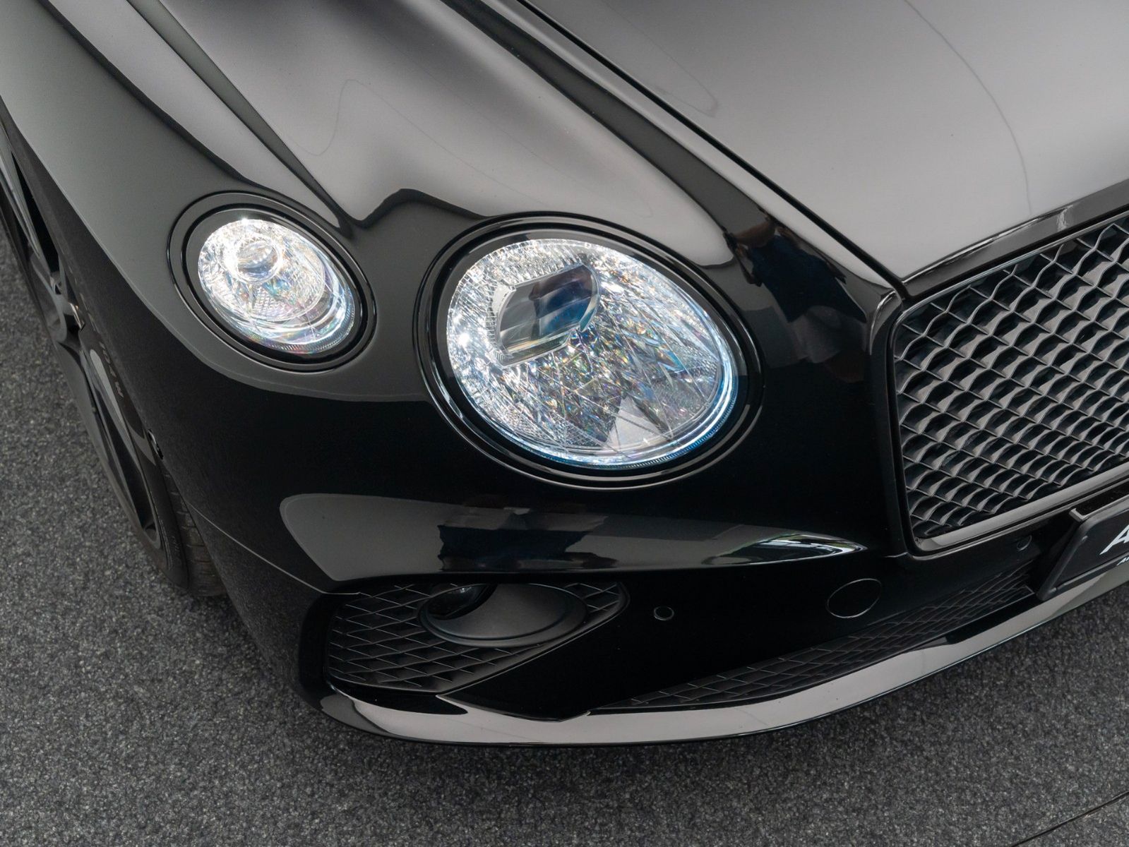 Fahrzeugabbildung Bentley Continental GT Mulliner Blackline Rotation VOLL