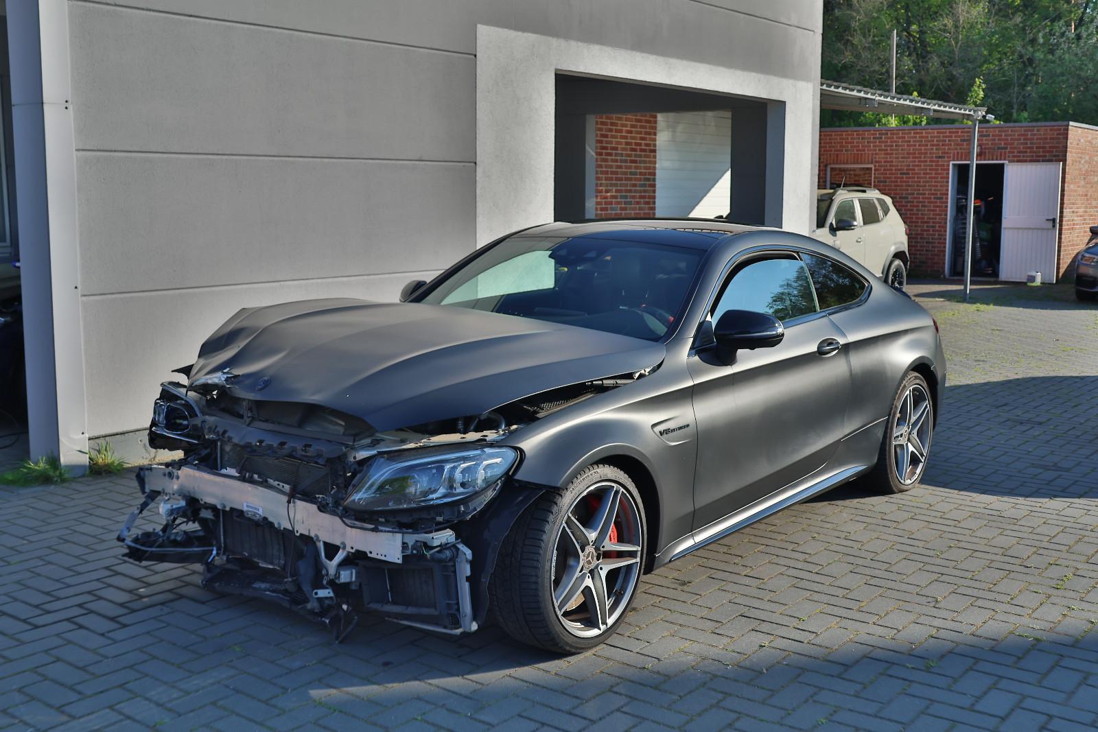 Mercedes-Benz C63 S AMG Pano 360 HuD Burmester