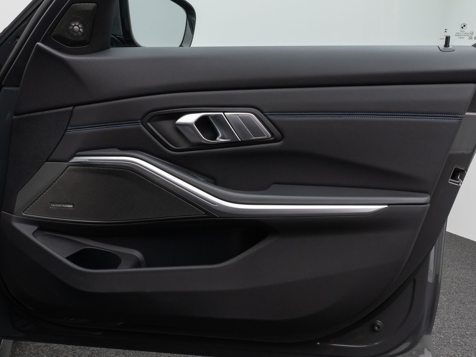 Fahrzeugabbildung BMW 320i M Sport Panorama Kamera DAB H/K AHK 19Zoll