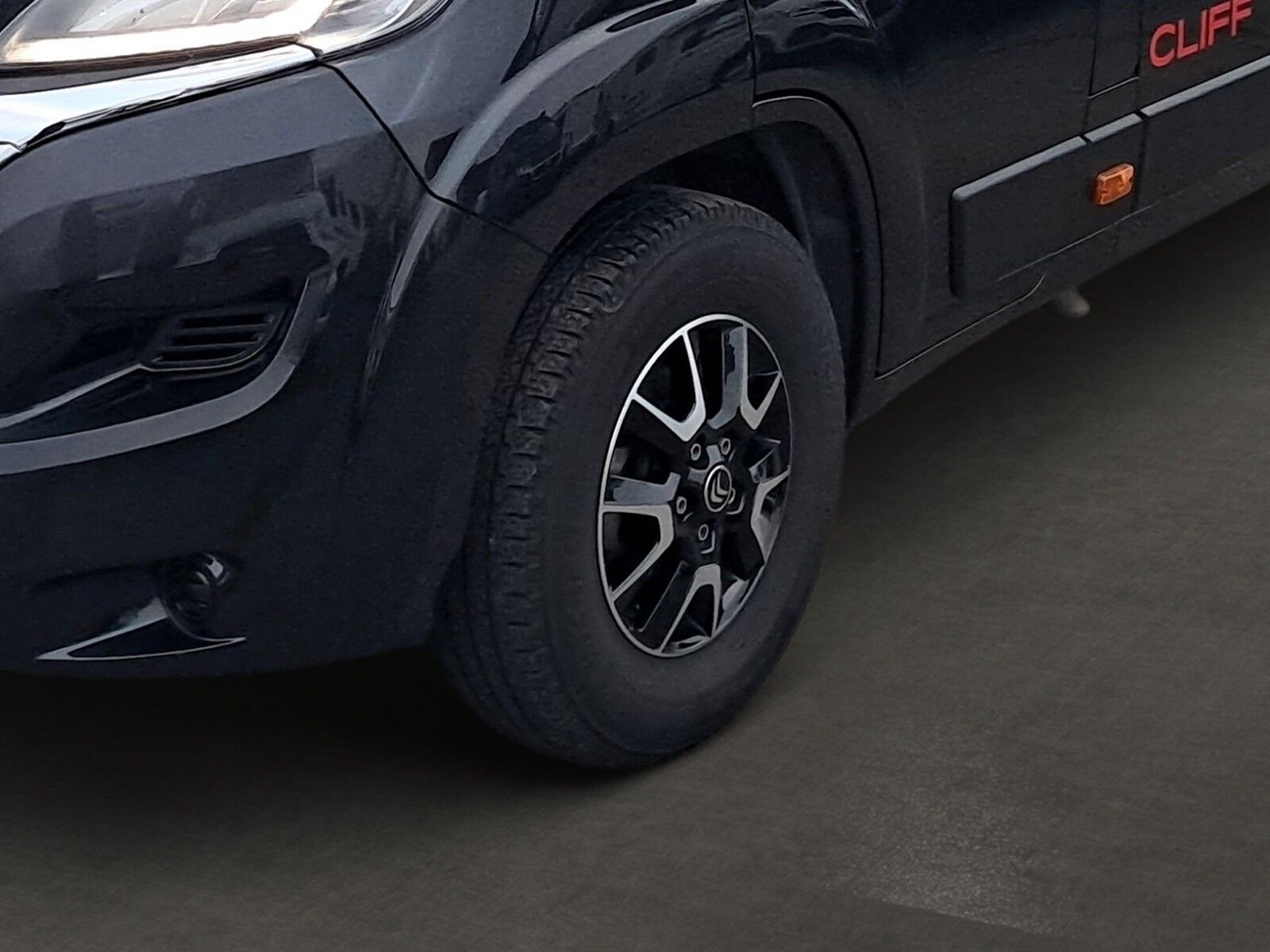 Fahrzeugabbildung Sunlight Adventure Cliff 640 Markise/Solar/Navi/AHK