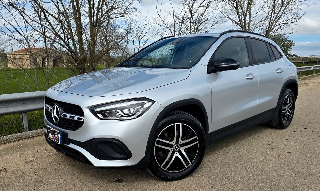 MERCEDES-BENZ MERCEDES GLA 220d 190cv 4MATIC NIGHT EDITION