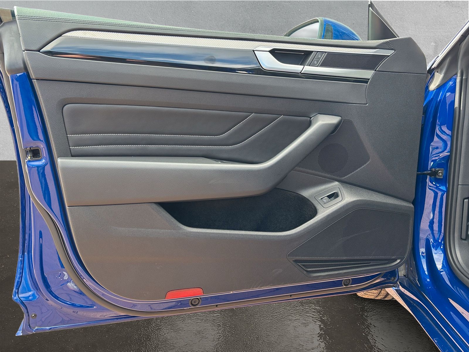 Fahrzeugabbildung Volkswagen Arteon Shooting Brake R-Line Keyless DCC Ambient