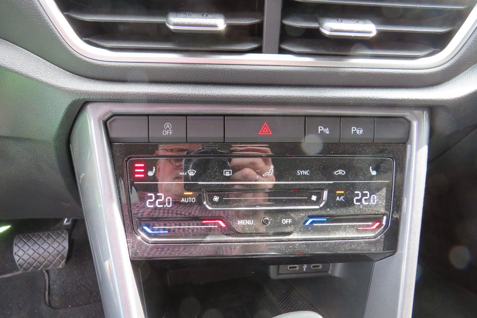 Fahrzeugabbildung Volkswagen T-Roc Style ACC APP MASSAGE SITZH. 17`KAMERA 1.H