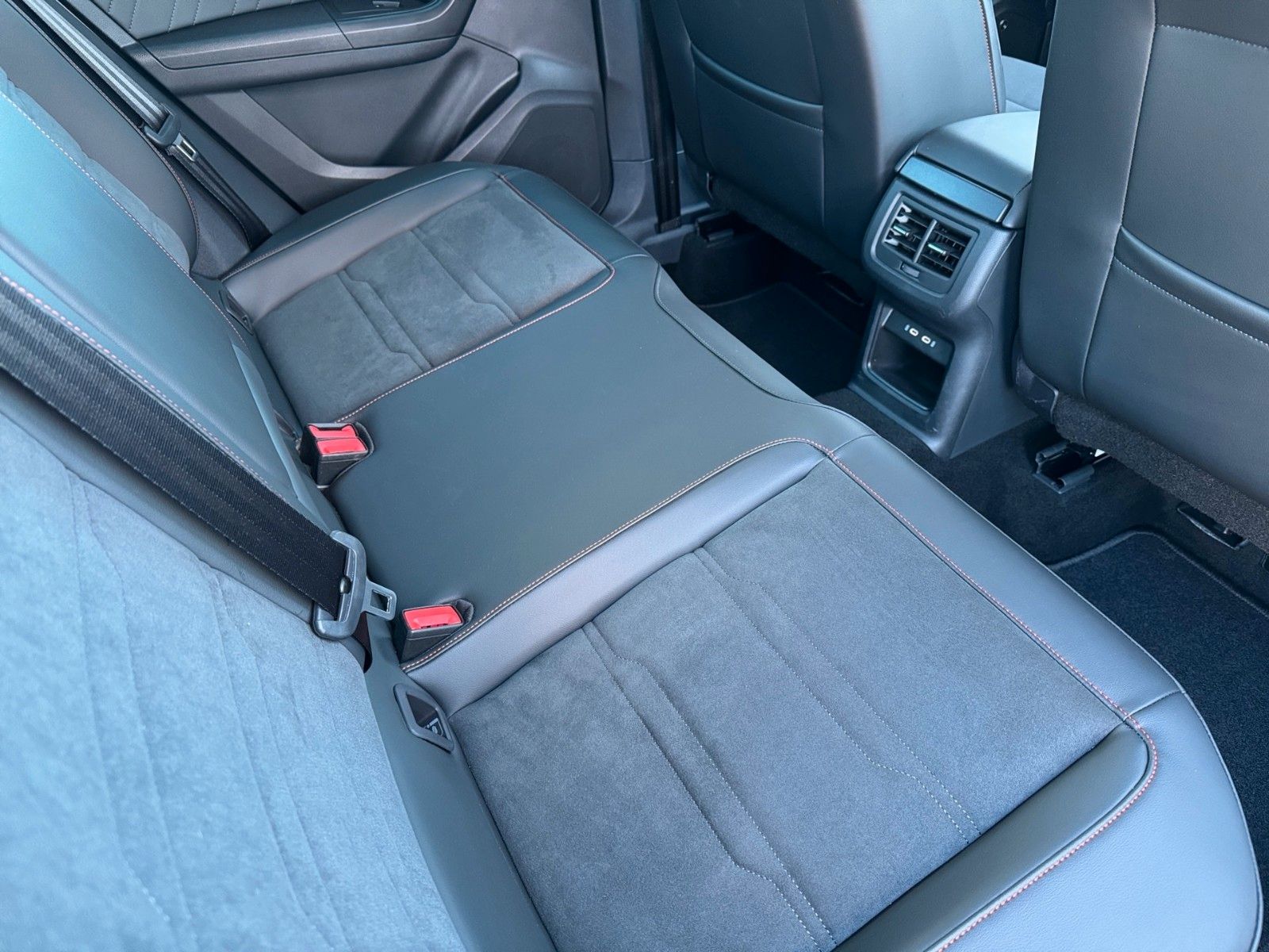 Fahrzeugabbildung SEAT Ateca FR 1.5 TSI