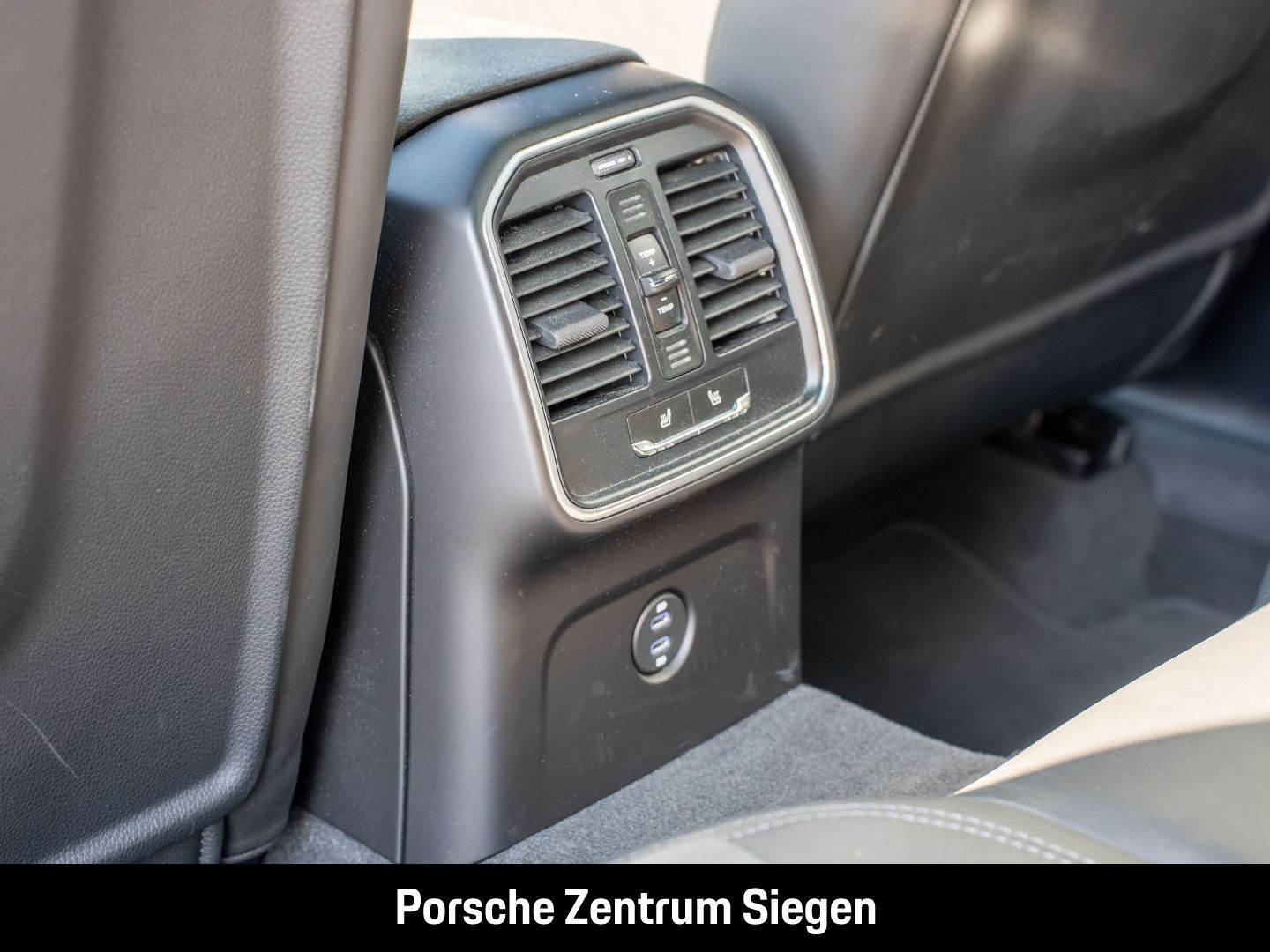 Porsche Macan GTS Luftfederung AD StandHZG AHK-el. klapp foto 21