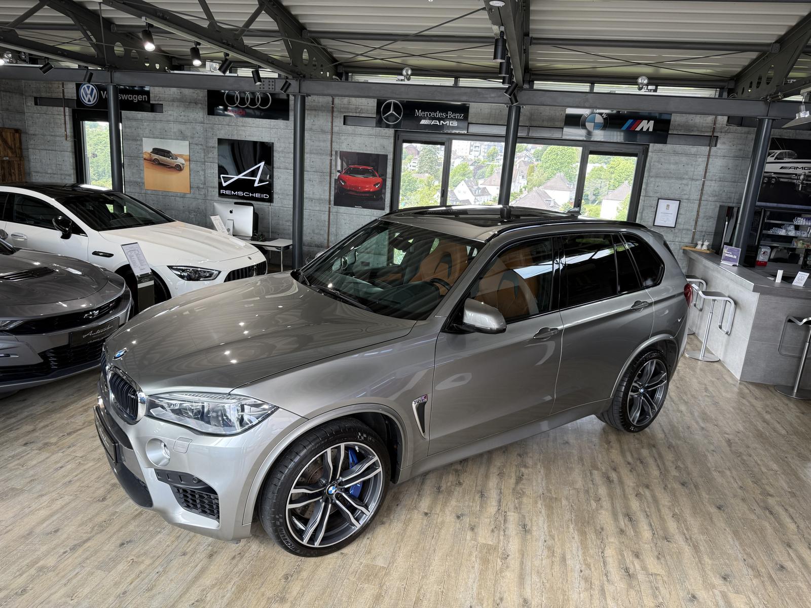 BMW X5 M *PANO*HEADUP*HARMAN/KARDON*AHK*LED*SOFTCLOS