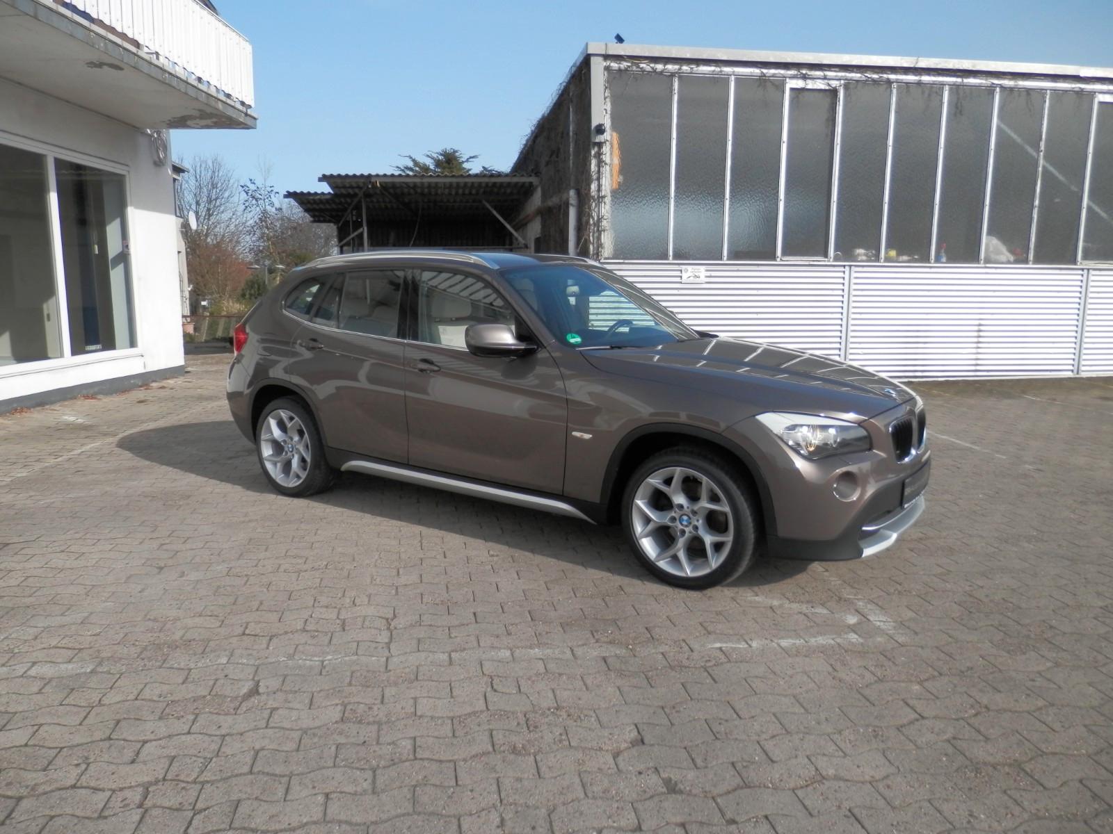 BMW X1 18 d sDrive/Automatik/Leder/Navi/AHK