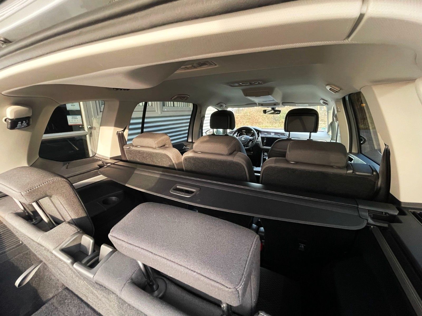 Fahrzeugabbildung Volkswagen Touran 1.5 TSI DSG  NAVI ACC 7-SITZE GANZJ. RFN.