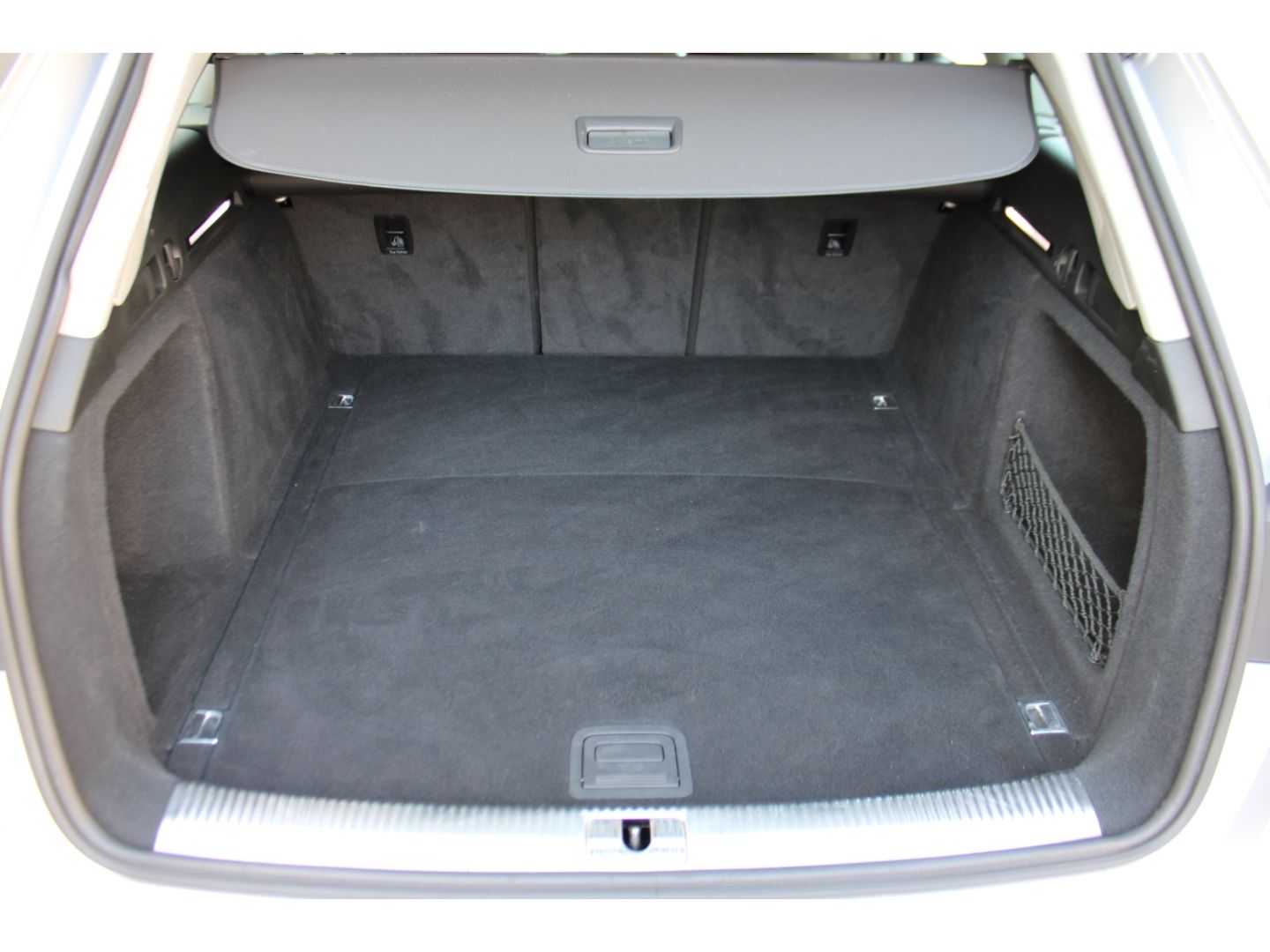 AUDI A4 Avant basis ultra 2.0 TDI Bi-Xenon Navi GJR G - Image 9