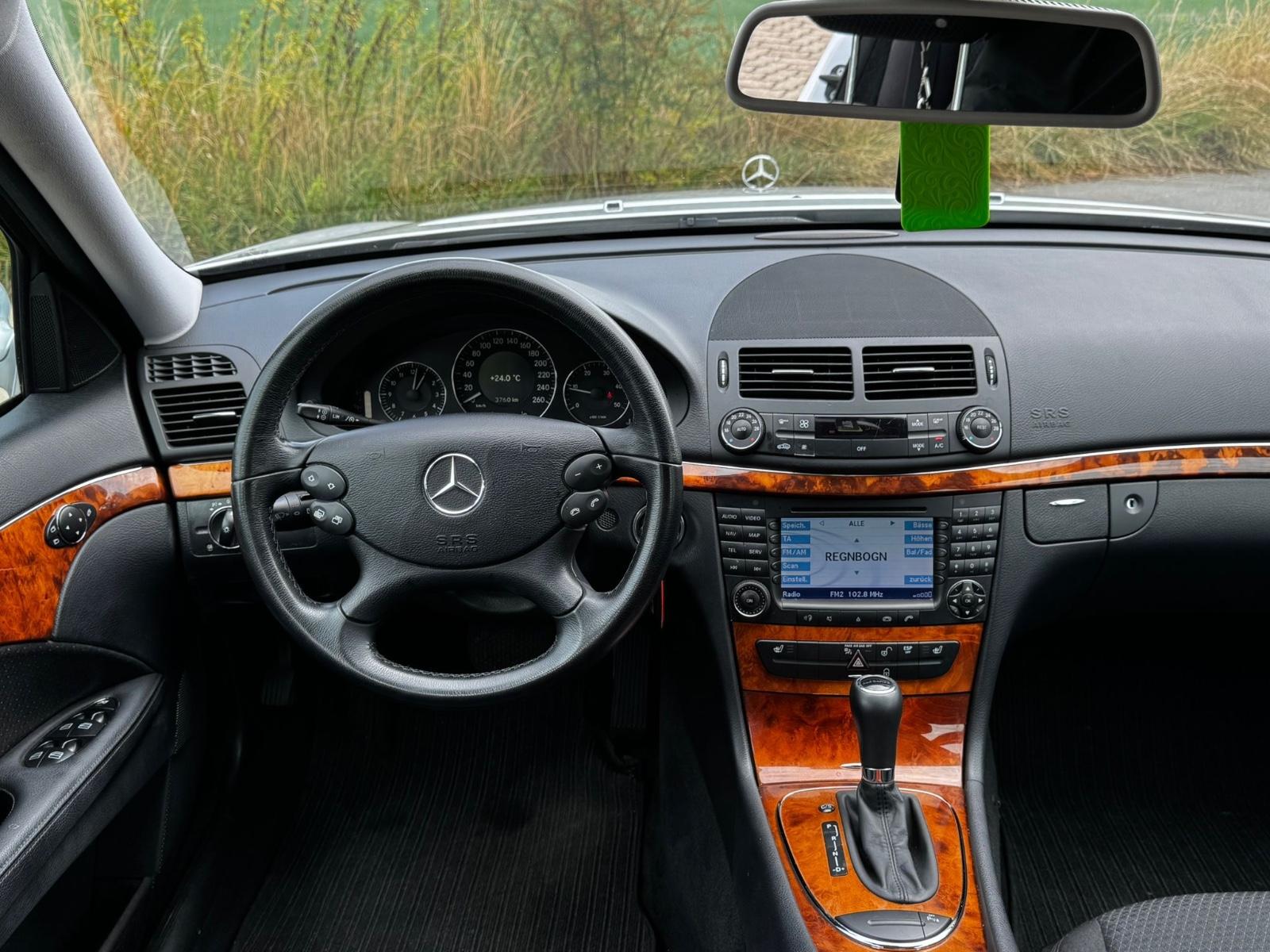 Mercedes-Benz E200 2008 — photo 7