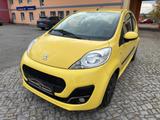 Peugeot 107 1.0 Active CD AUX wenig km 2.Hand TÜV NEU - Peugeot 107: 3 Türen
