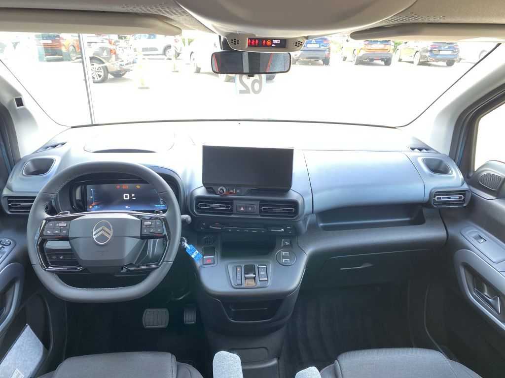 Fahrzeugabbildung Citroën Berlingo M Diesel 130 Automatik MAX XTR*ACC*Wint