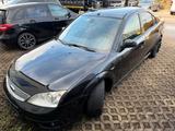 Ford Mondeo ST 220 - Ford Mondeo St220 mit Benzin-Antrieb