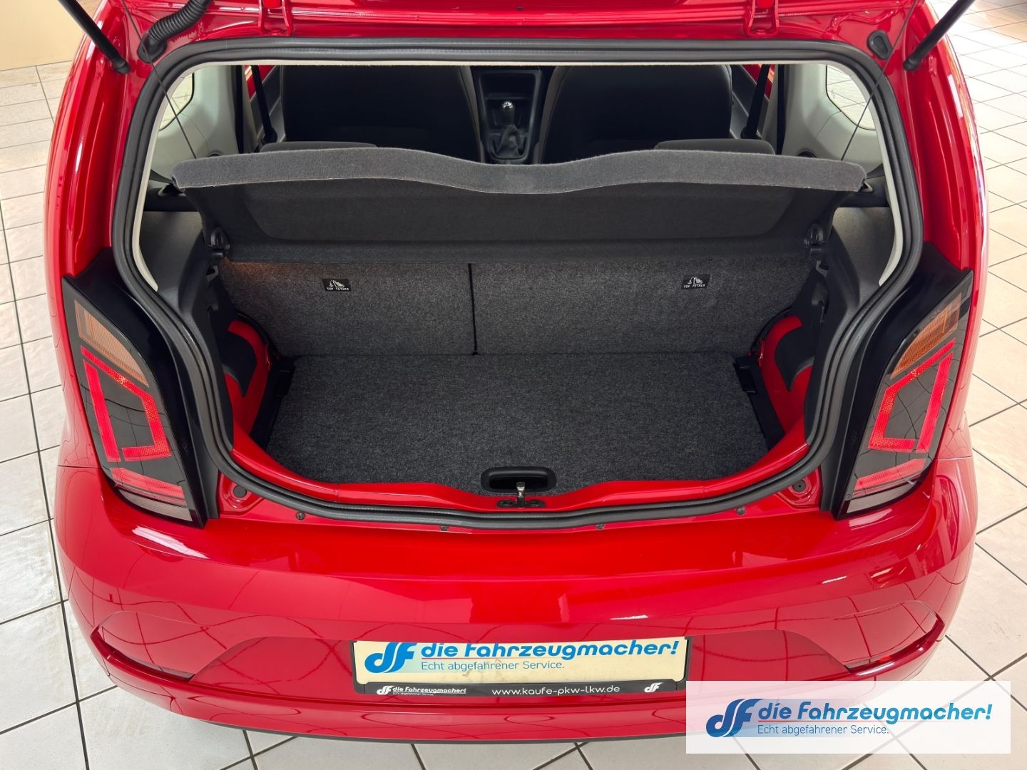 Fahrzeugabbildung Volkswagen up! Basis DAB GA Klima BT teilb.Rücksb AUX eFH L