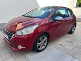 Peugeot 208 Allure - Peugeot 208: Allure