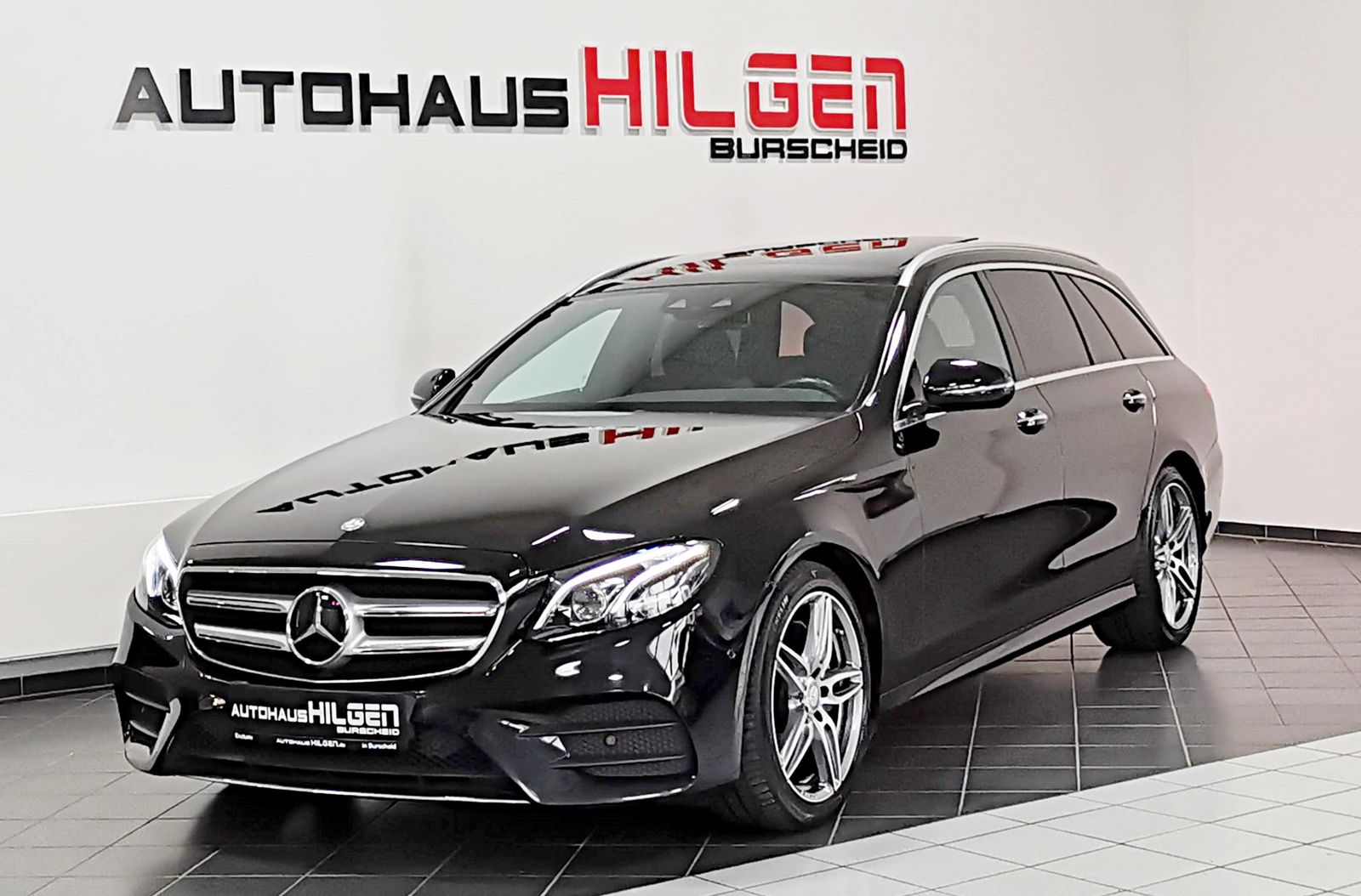 MERCEDES-BENZ E 220 d T AMG*Pano*HeadUp*Burmester*R.Kamera*SHZ