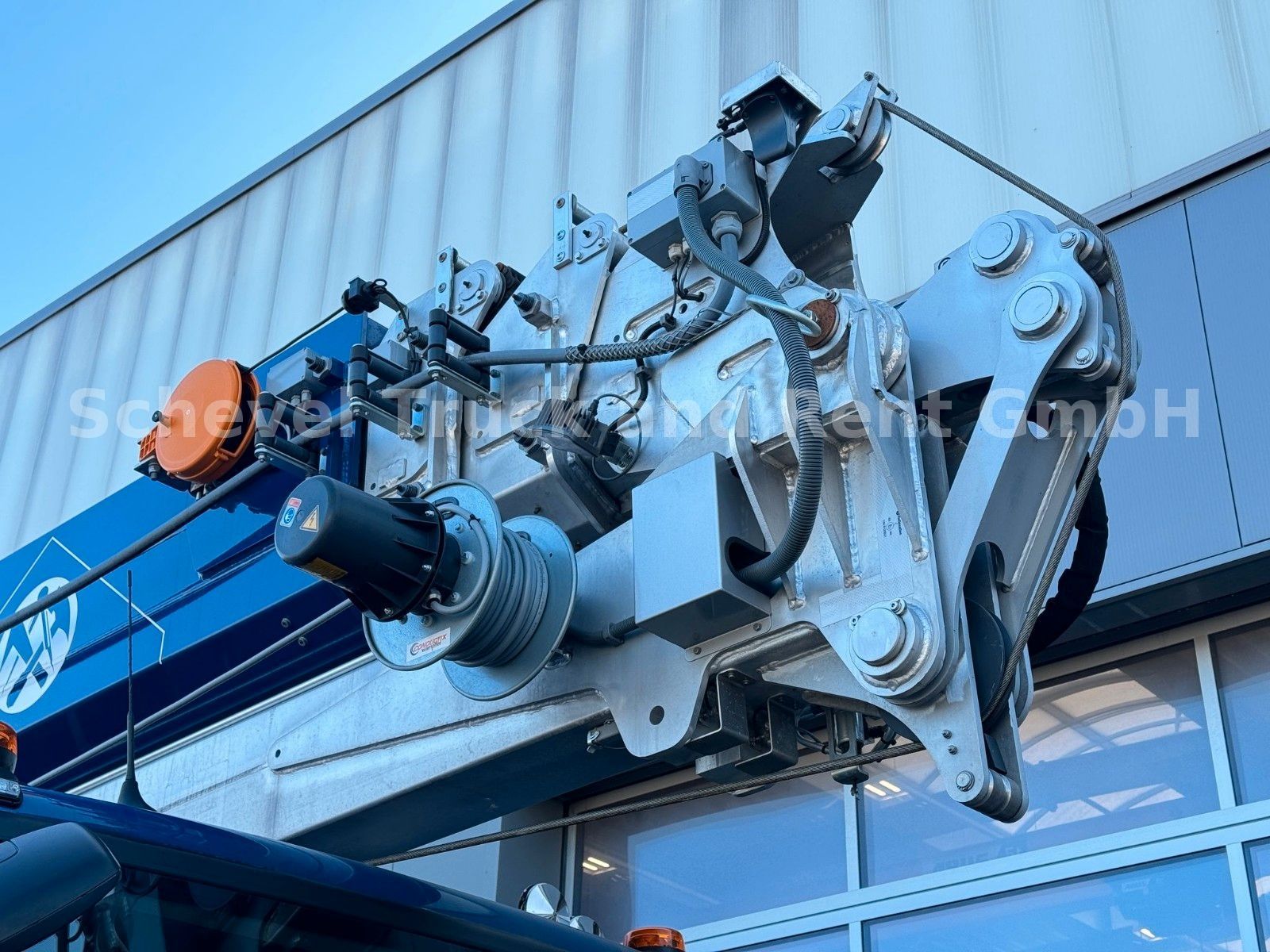 Fahrzeugabbildung MAN TGM 26.320 BL 6x2 BÖCKER AK 46/6000 + JIB Kran