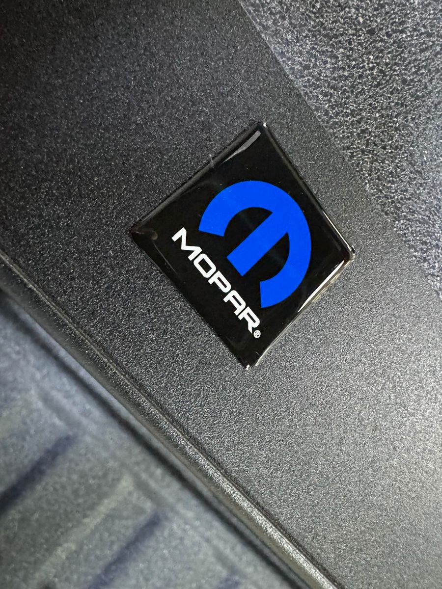 Fahrzeugabbildung Jeep GLADIATOR WILLYS '41 ED. 3.6L-V6 HARDTOP-SOFTTOP