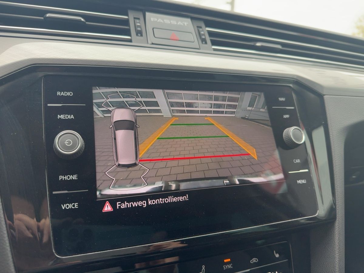 Volkswagen Passat Variant - Bild 17