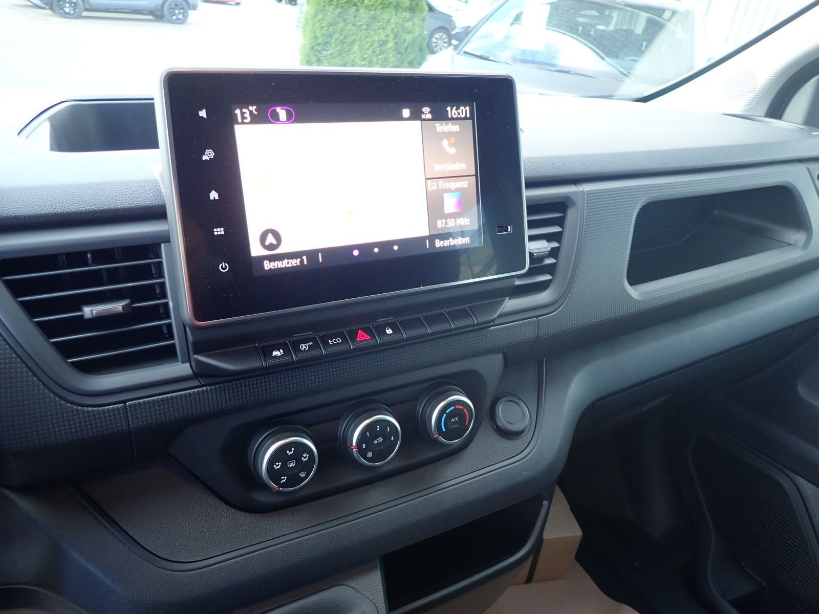 Fahrzeugabbildung Renault Trafic Pkw Grand Authentic Blue dCi 150 MY24