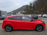 Ford Focus ST-Line Bi-Xenon Nav Businesspak 2 - Ford Focus: X