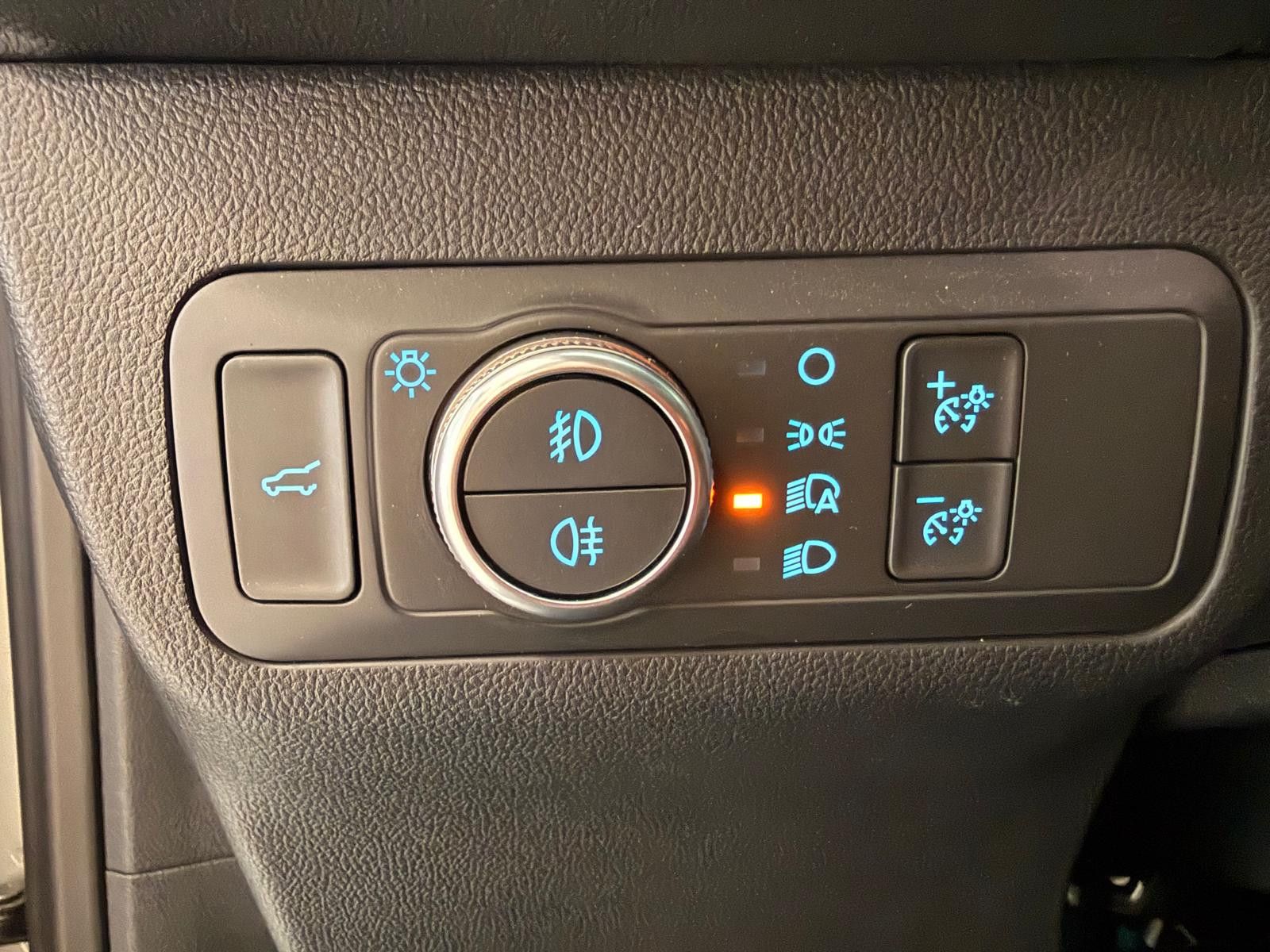 Fahrzeugabbildung Ford Kuga ST-Line X / LED / KAMERA / 25TKM