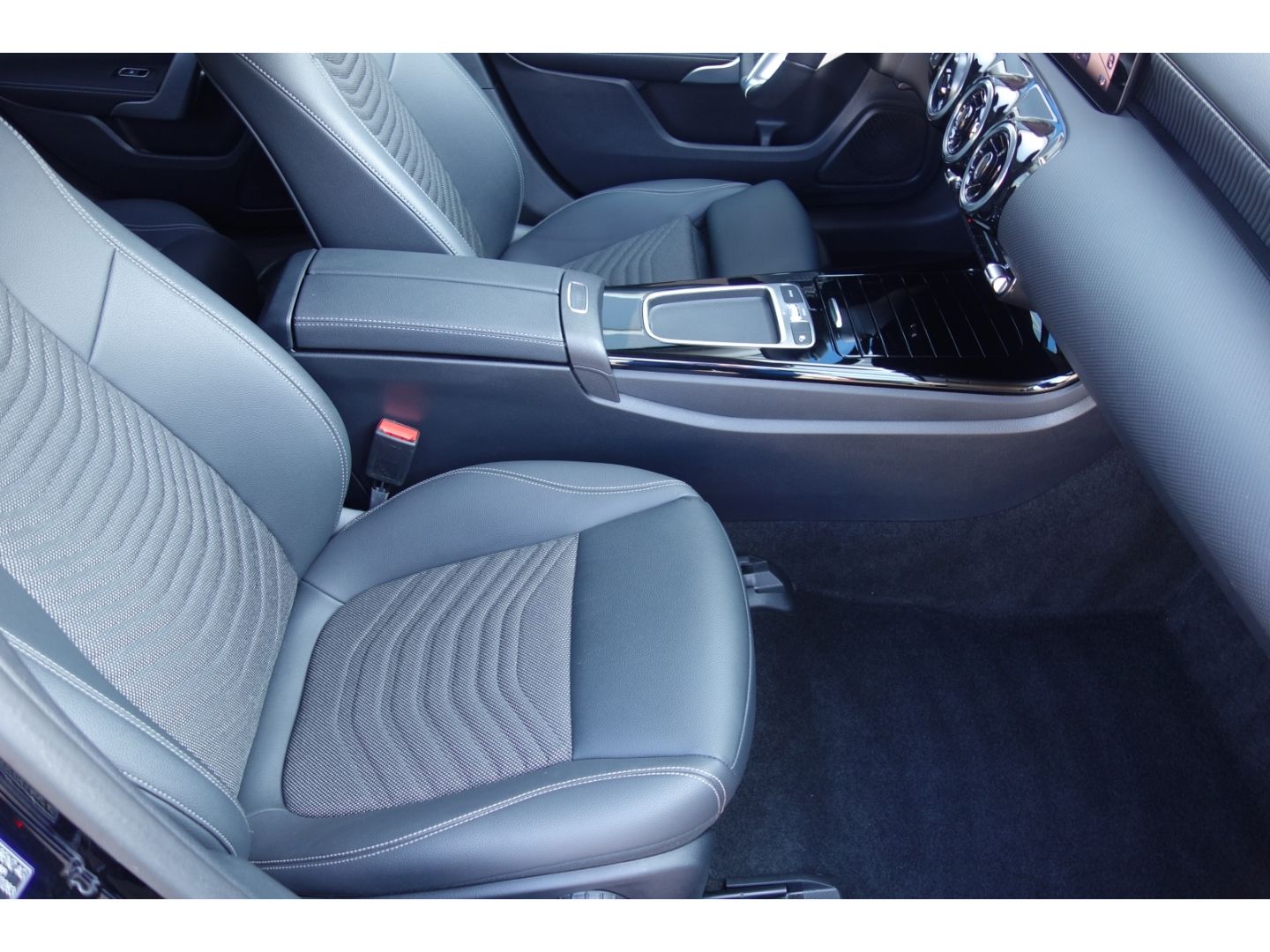 Mercedes-Benz A 180 Night-Paket Lenkradheizung Navi Digitales foto 14