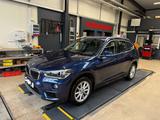 BMW X1 xDrive 20 i Advantage *AHK*8FACH* - BMW: X8