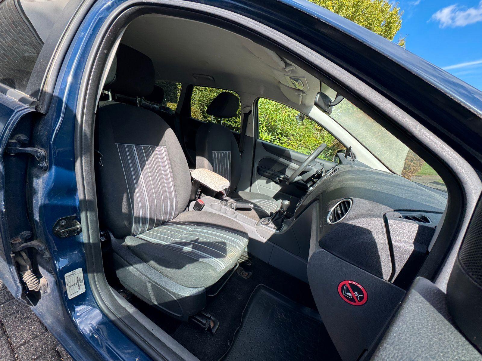Ford Focus 2009 — photo 8