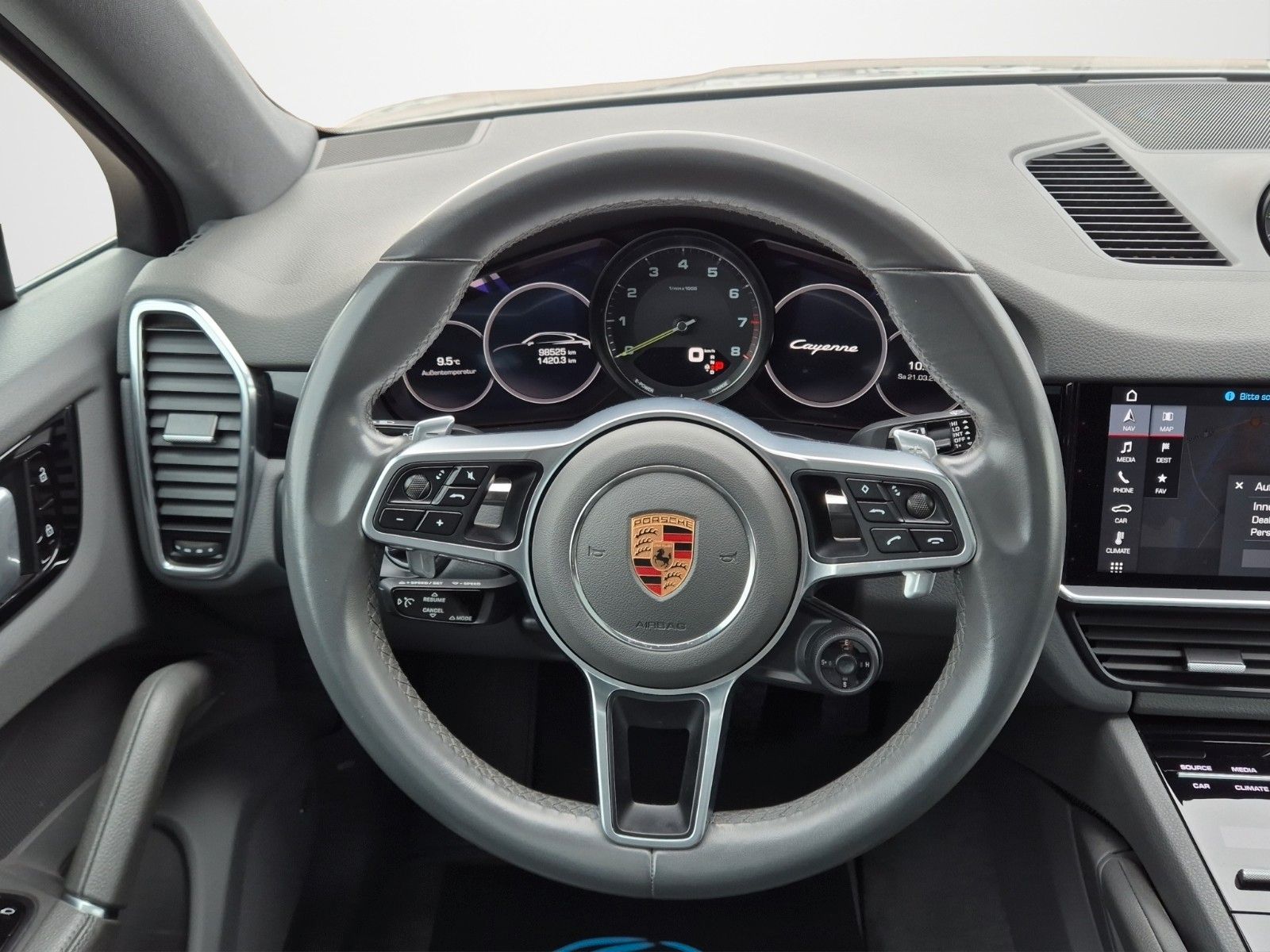 Fahrzeugabbildung Porsche CAYENNE COUPE PANO BOSE KAM 21" SPORTCHRONO
