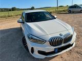 BMW 120d xDrive A - M Paket -Harman Kardon-Allrad - BMW 120: M Paket