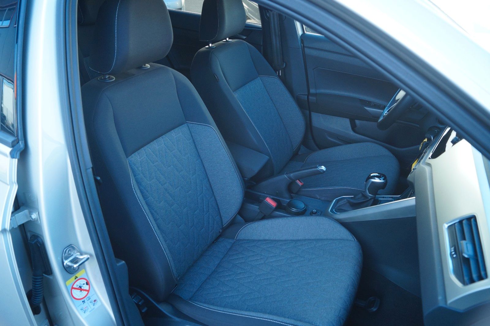 Fahrzeugabbildung Volkswagen Taigo Move 1.0 TSI 7-Gang DSG *TÜV neu