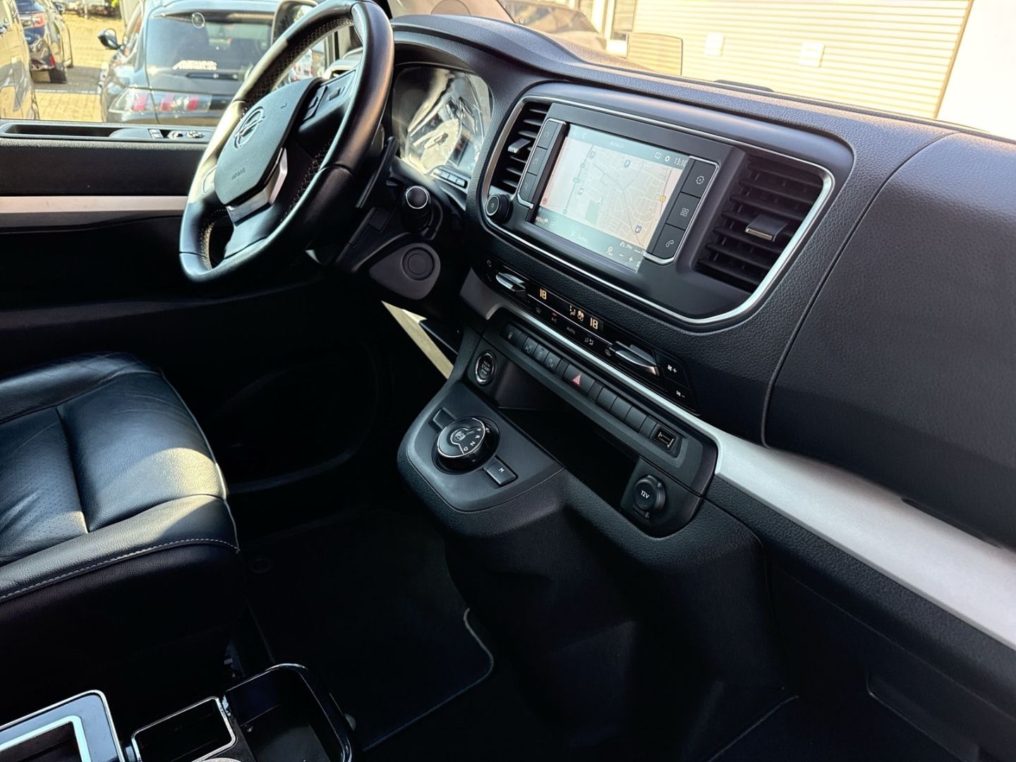 Fahrzeugabbildung Opel Zafira Tourer M 2.0 D EU6d-T Life HUD Navi Leder