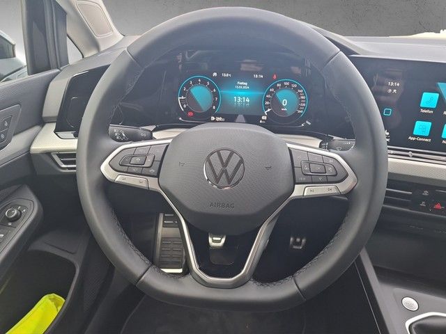 Fahrzeugabbildung Volkswagen Golf VIII TSI Move LED AID RFK SH LM