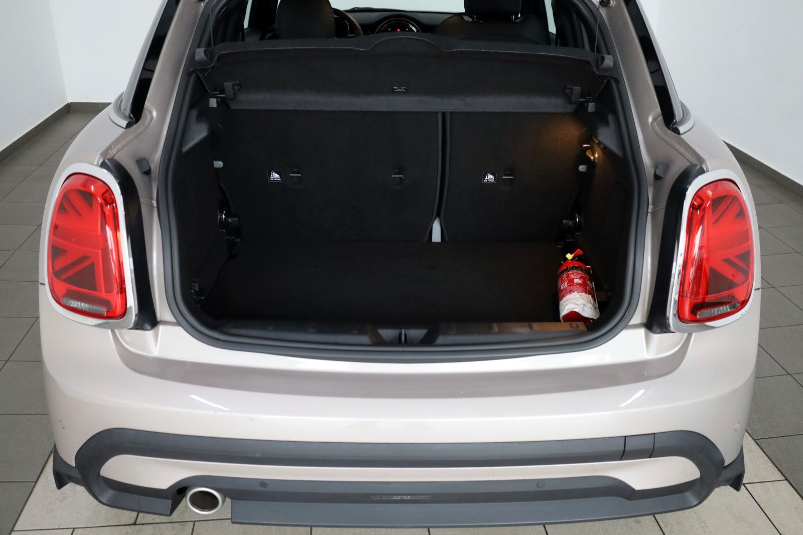 Fahrzeugabbildung MINI COOPER Mini 5-trg,Leder,Navi,Panorama,LED