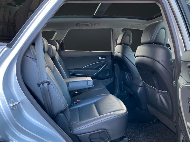 Hyundai Grand Santa Fe
