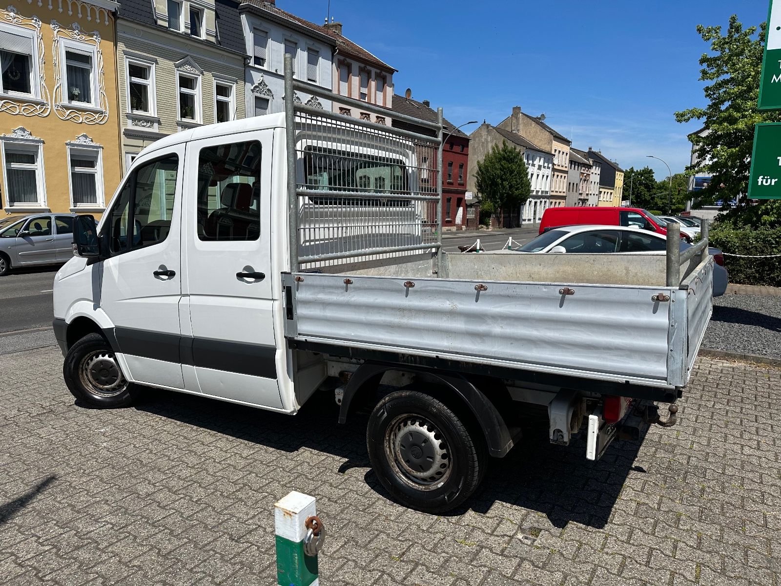 Fahrzeugabbildung Volkswagen Crafter Crafter Pritsche 35 Doppelkabine 7 Sitze