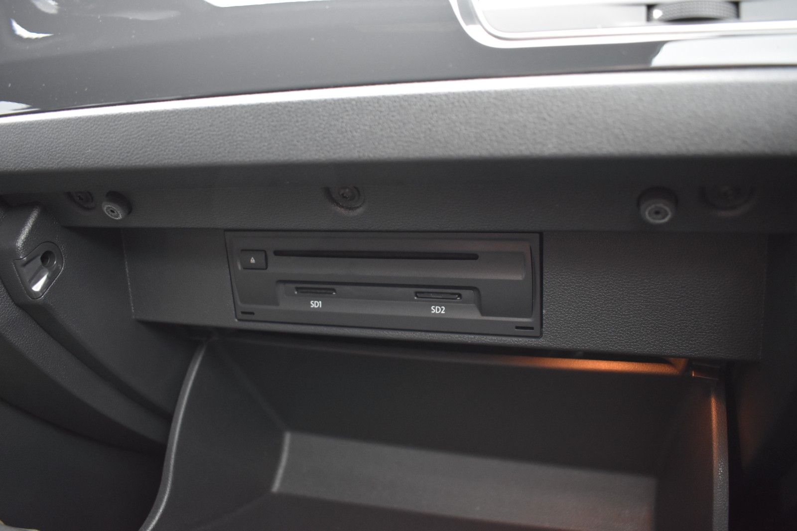 Fahrzeugabbildung Volkswagen T-Roc Sport 4Motion LED AHK Applecar Automatik